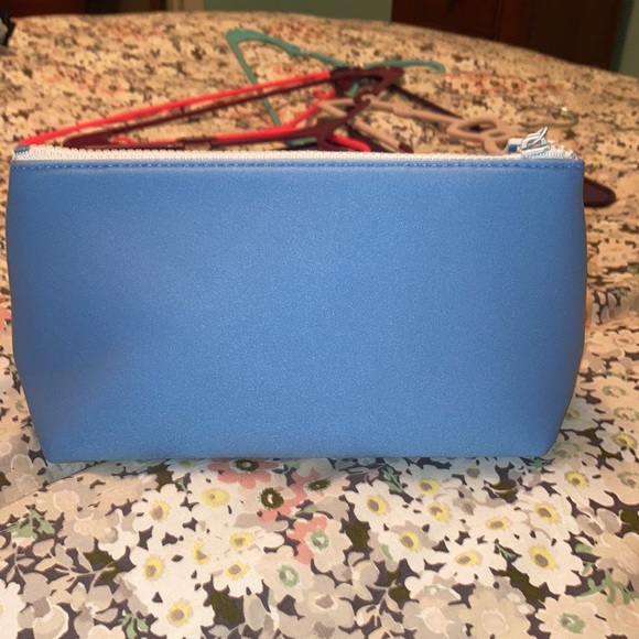 New Without Tags Dolce & Gabbana Cosmetic Bag - Picture 2 of 3